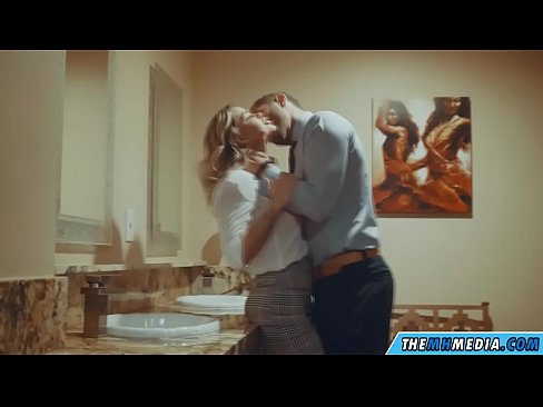❤️ Nalika pirang semok seduces sampeyan ing toilet umum ☑ Video porno ing jv.tubsexer-porn.ru ❌️❤